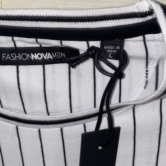 Men’s Pinstripe T-Shirt - Picture 2 of 3